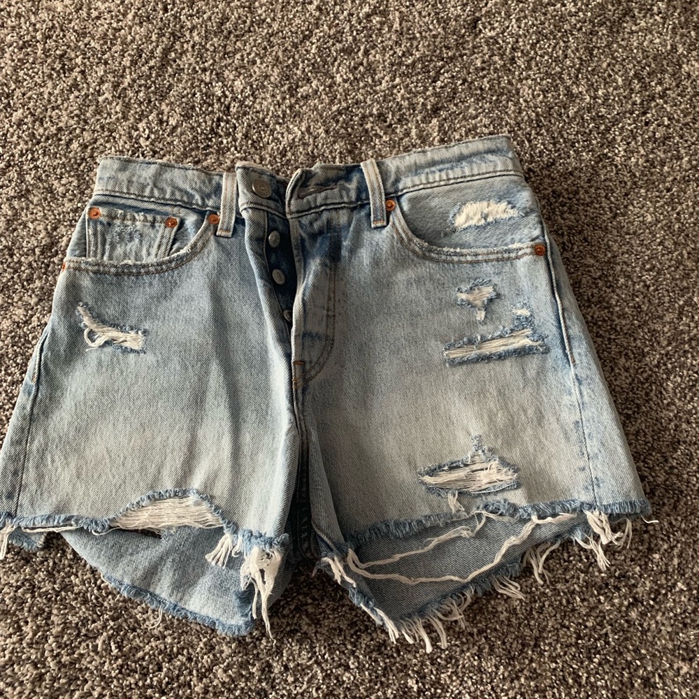 Levi high waisted shorts